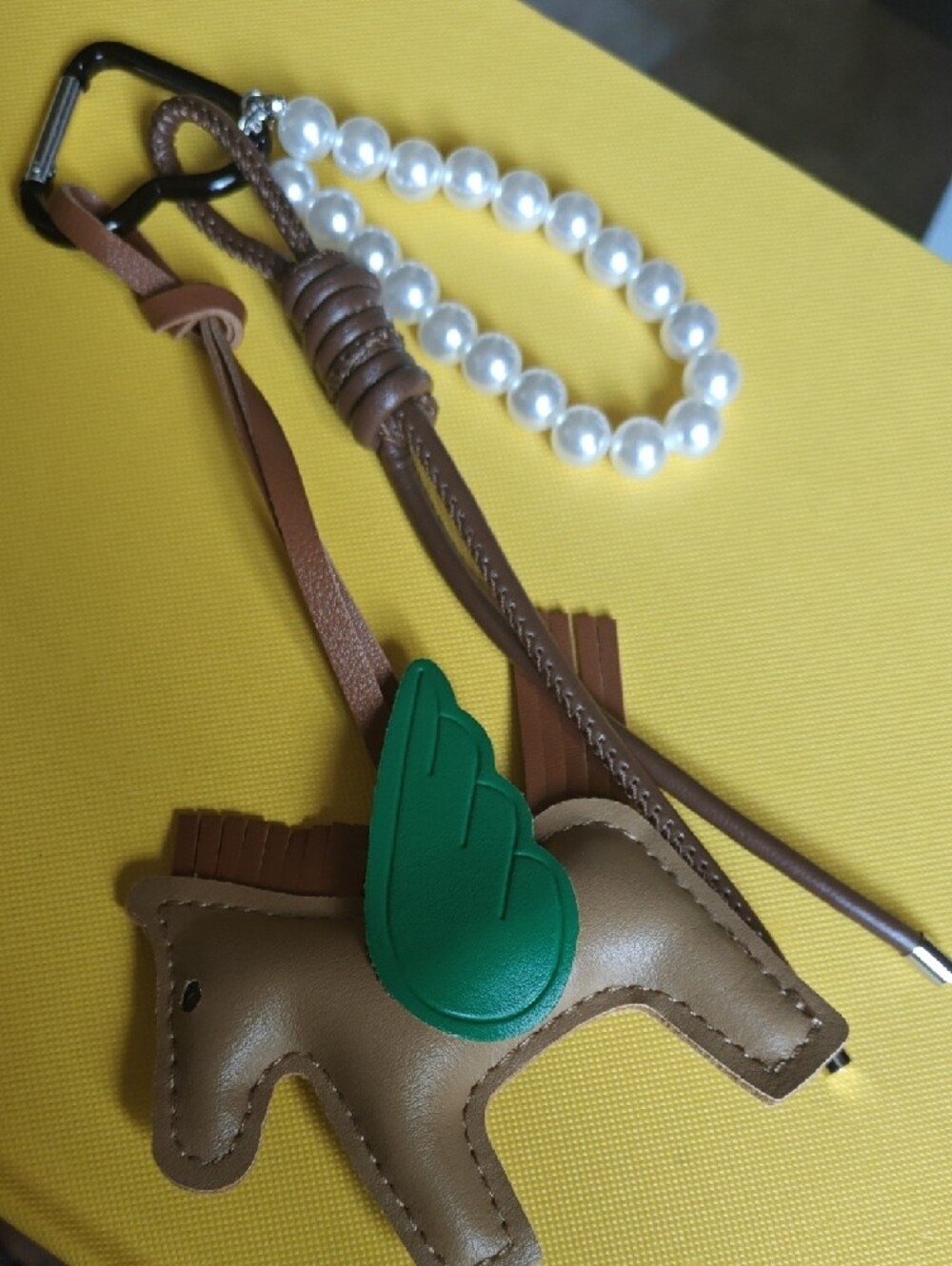 Bag Charm with Green Wing and Pearl Strap - Picture 2 of 2